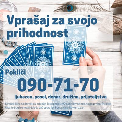 vedeževalske kart ena mizi, bela miza in modre karte